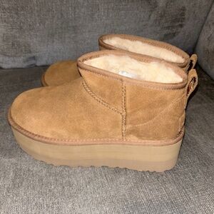 UGG Women's Classic Ultra Mini Platform Chestnut Size 8
